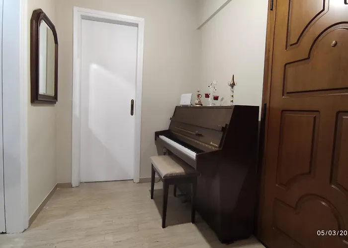 Sq Varnava Appartment Athens